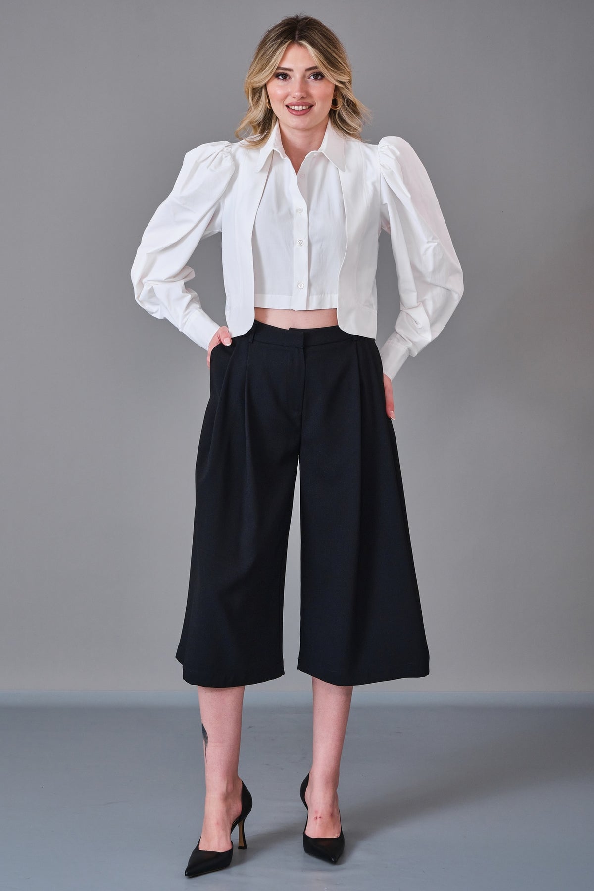 Mamulier - Regular Size Capri Pants (MML27K7063)