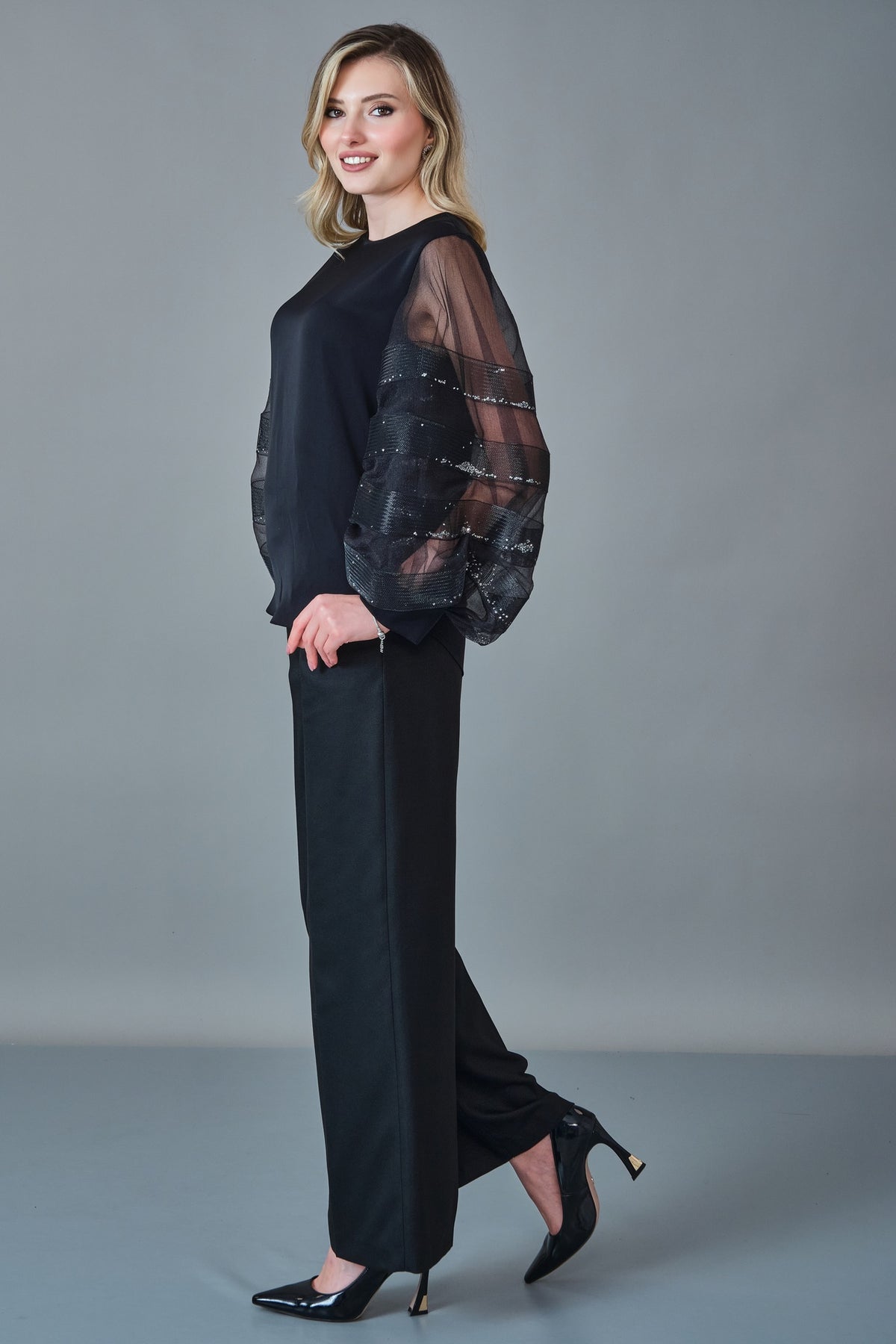 Modalinda - Regular Size Blouse (MDL27K7394)