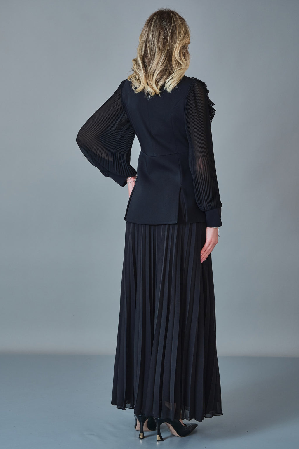 Qne Tu - Regular Size Suit (QNE27K5321)
