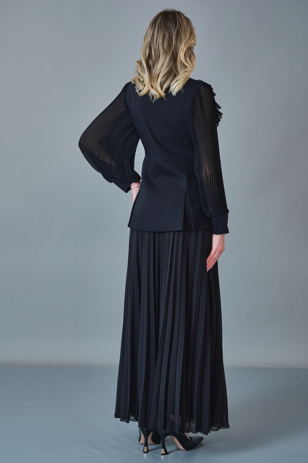 Qne Tu - Regular Size Suit (QNE27K5321)
