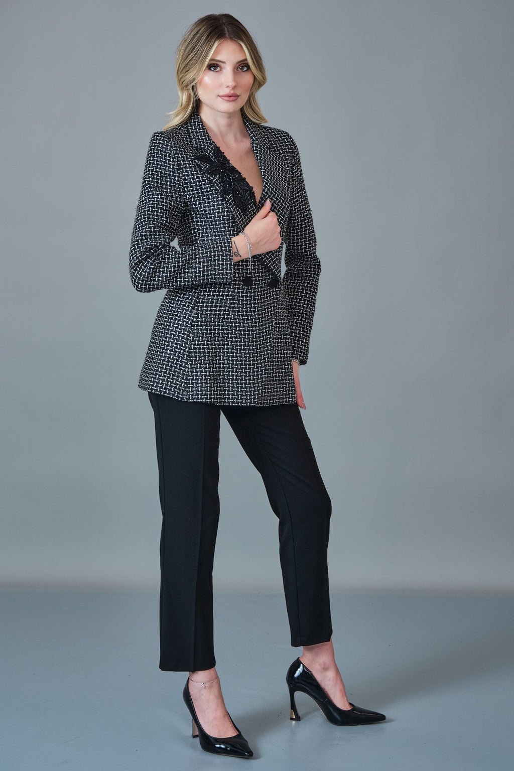 Qne Tu - Regular Size Jacket (QNE27K5358)