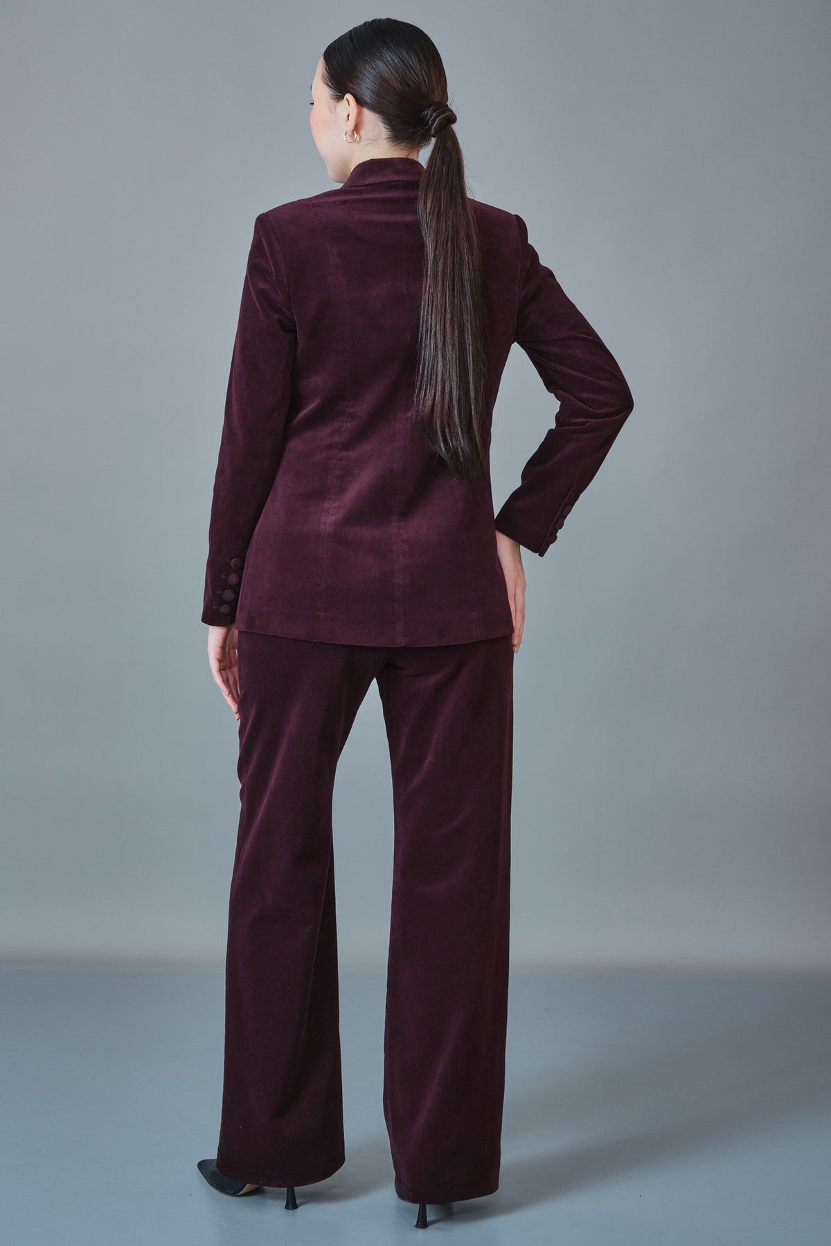 Meira - Regular Size Suit (MEI27K8880)
