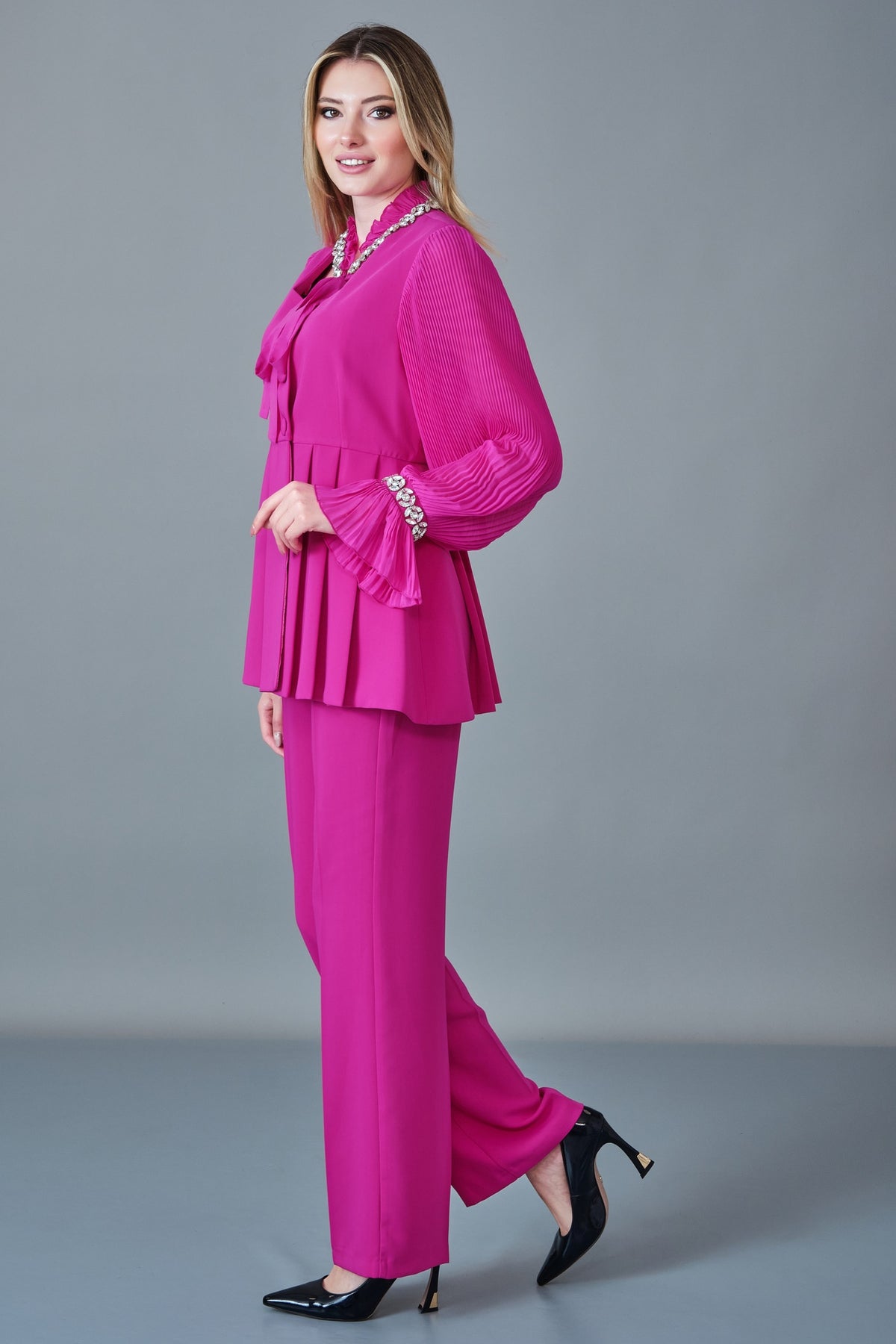 Qne Tu - Regular Size Suit (QNE27K5172)