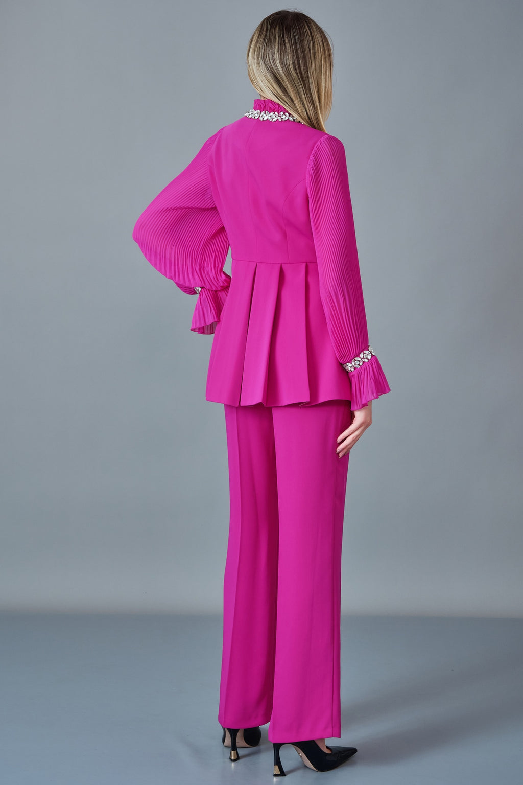 Qne Tu - Regular Size Suit (QNE27K5172)
