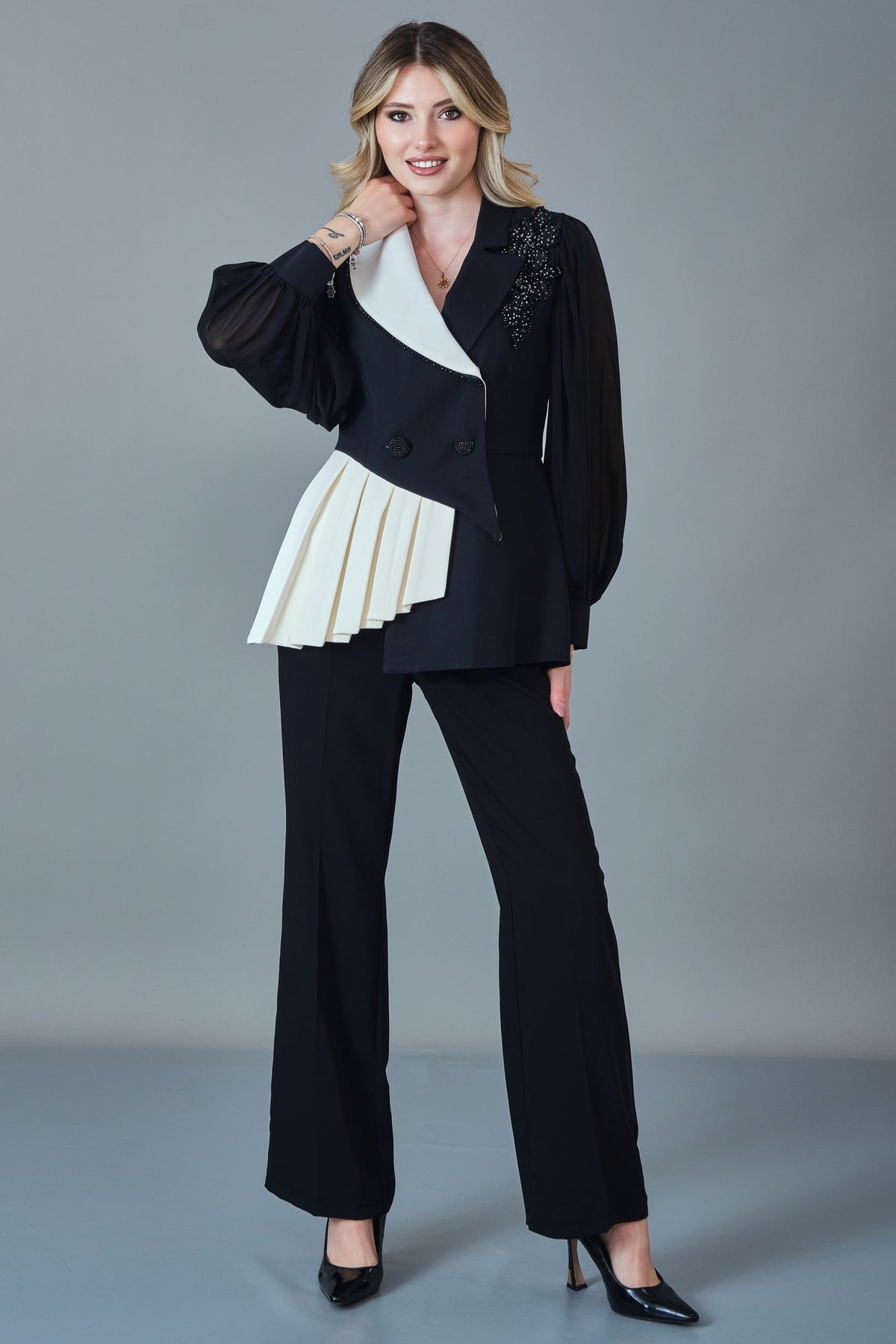 Qne Tu - Regular Size Suit (QNE27K5297)