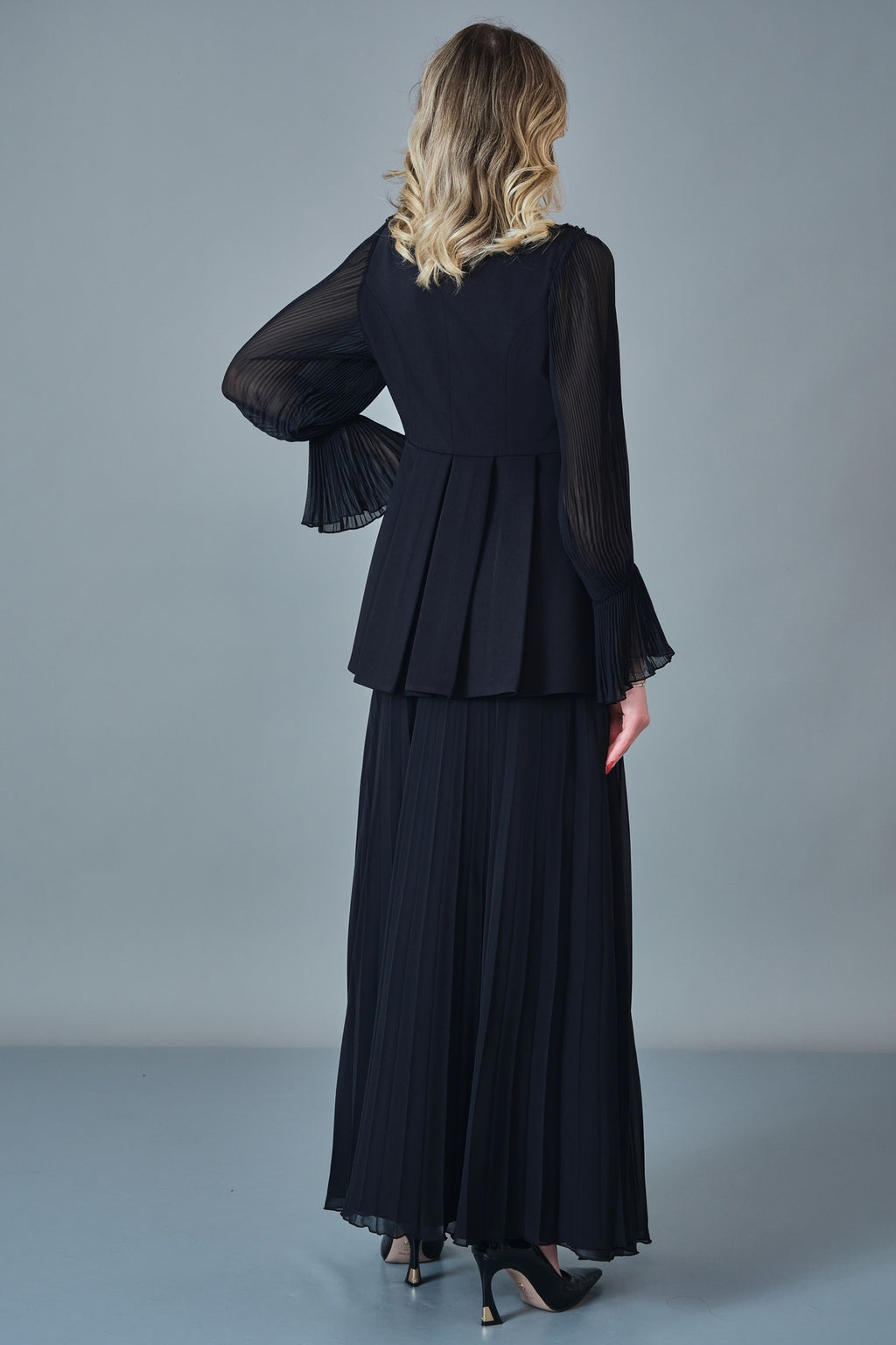 Qne Tu - Regular Size Suit (QNE27K5369)