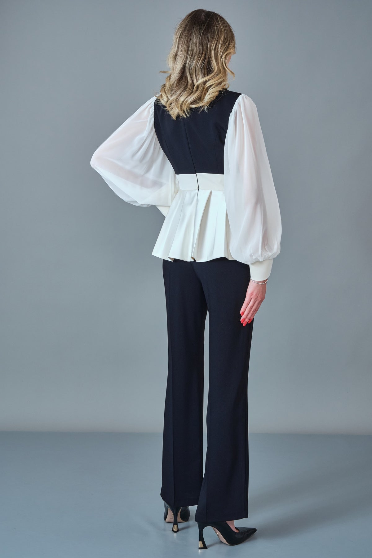 Qne Tu - Regular Size Suit (QNE27K5370)
