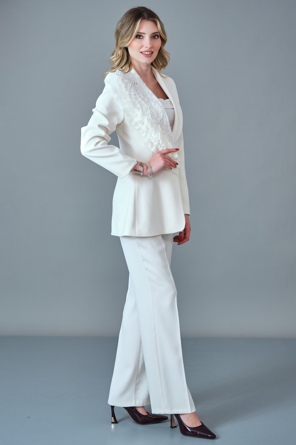 Qne Tu - Regular Size Suit (QNE27K5371)