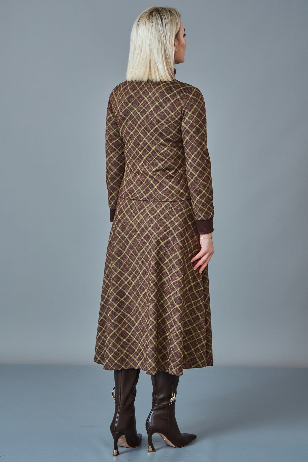 Revaro - Regular Size Suit (REV27KTK-1403)